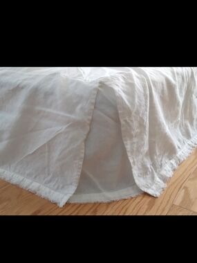 Eileen Fisher Home King  Wht Hemstitch Raw Edge LinenCotton Bedskirt Discontin.